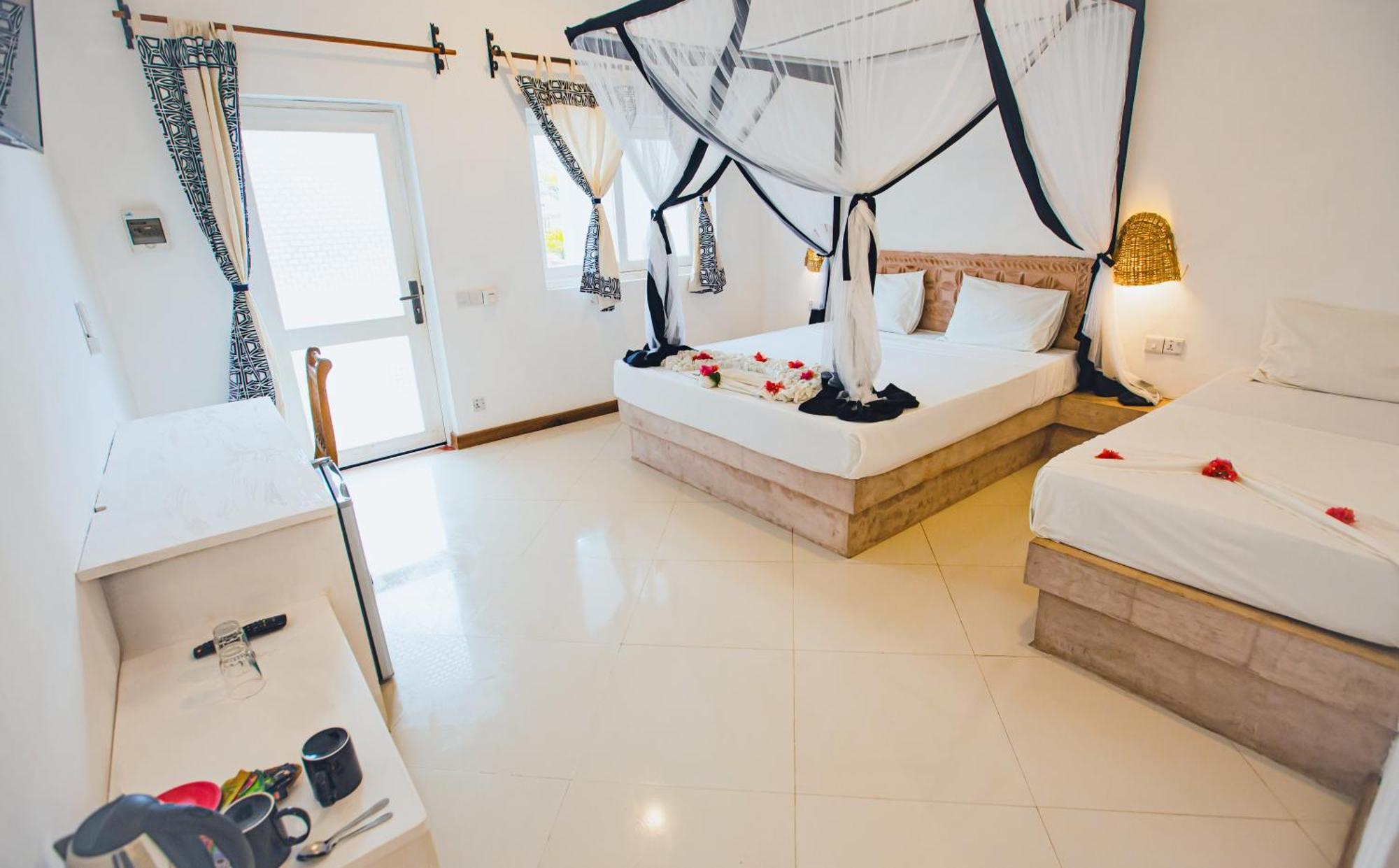 Ahg Sun Bay Mlilile Beach Hotel Матемве Екстер'єр фото