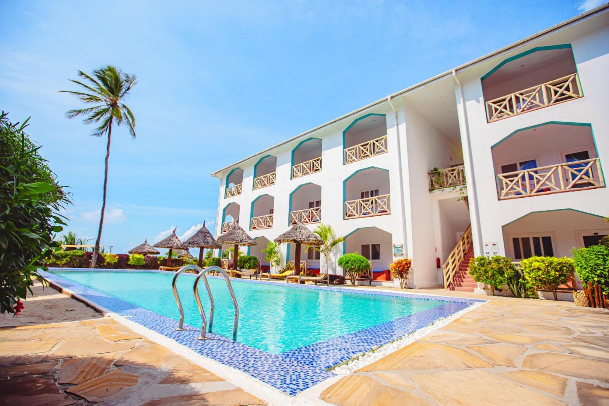 Ahg Sun Bay Mlilile Beach Hotel Матемве Екстер'єр фото