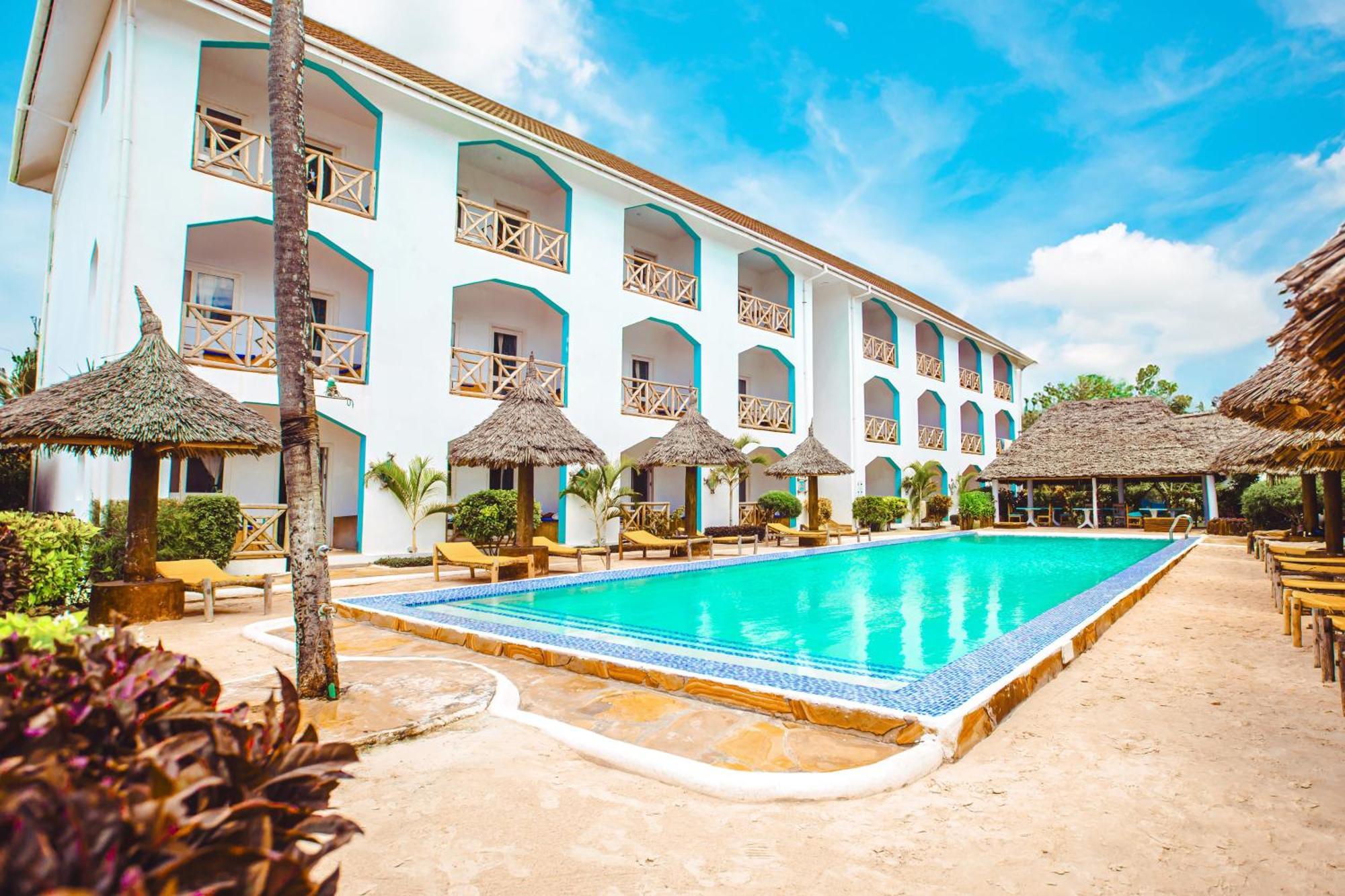 Ahg Sun Bay Mlilile Beach Hotel Матемве Екстер'єр фото