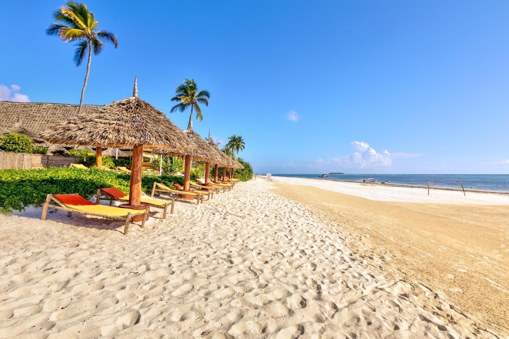 Ahg Sun Bay Mlilile Beach Hotel Матемве Екстер'єр фото